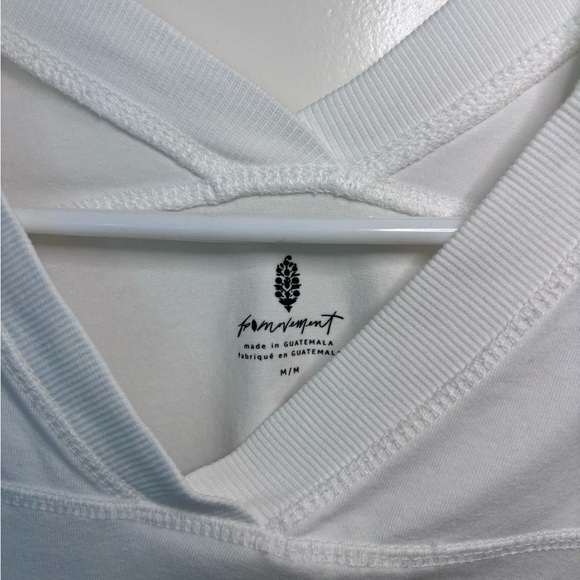 NWOT Free People Movement Women's White V-Neck Top rugby style - Picture 3 of 4